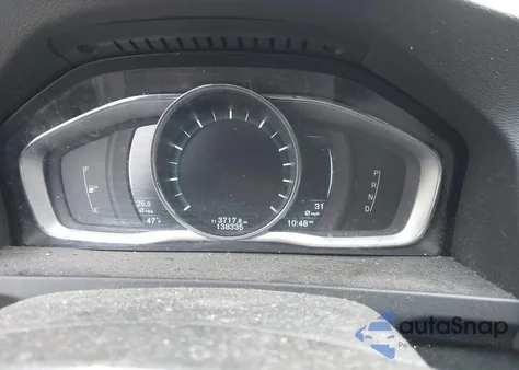 2016 Volvo V60 T5 Drive-E Premier из США, поврежденный, VIN YV140MEK1G1291920